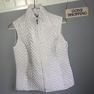 Women’s White Orvis vest